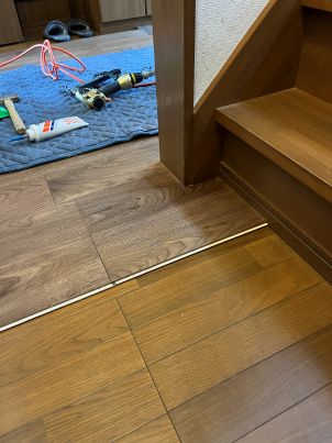 床張り工事苦戦中です